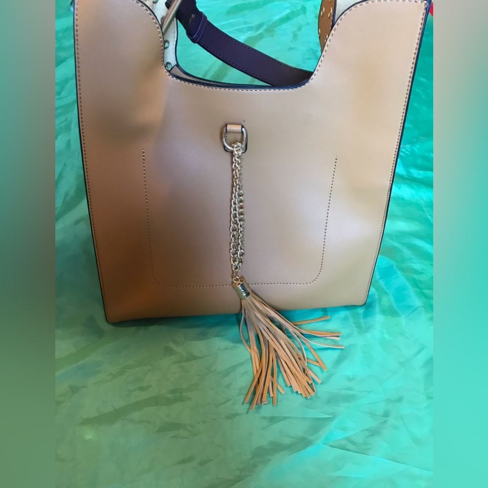 Women’s Tan Boho Shoulder Bag *fake*